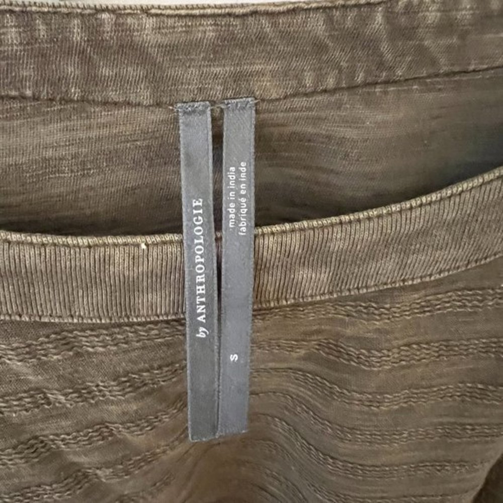 Anthropologie Delilah Pullover olive green long sleeve with button detailing - Picture 4 of 5